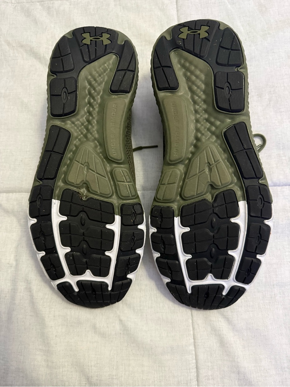 Under Armour Men’s Running Shoes in Olive Green and Black - Picture 6 of 7